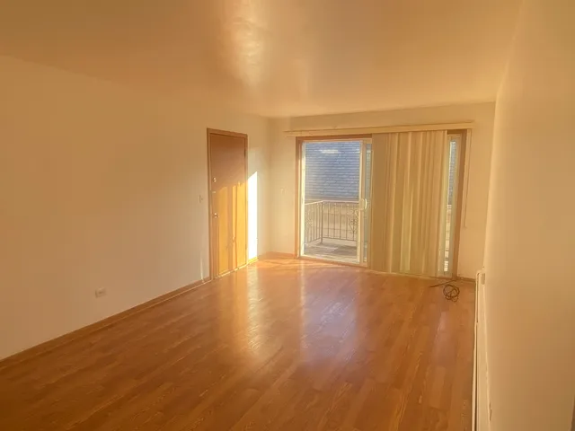 $2,000 | 3553 North Neenah Avenue, Unit 201, Chicago, IL 60634