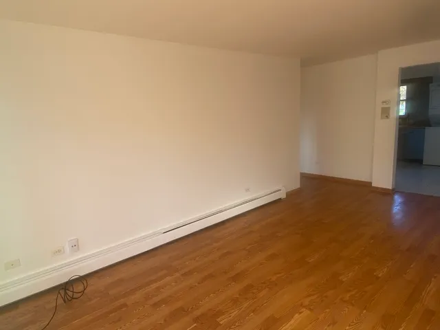 $2,000 | 3553 North Neenah Avenue, Unit 201, Chicago, IL 60634