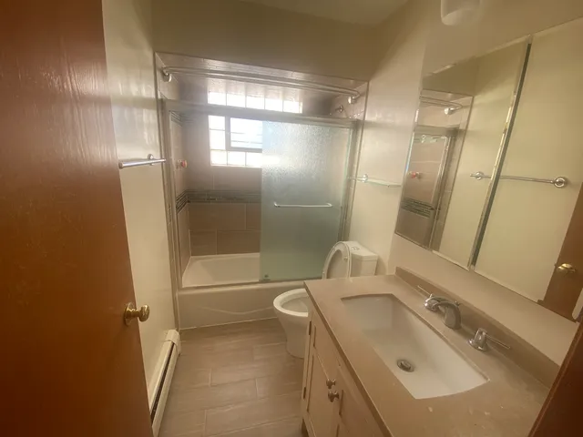 $2,000 | 3553 North Neenah Avenue, Unit 201, Chicago, IL 60634