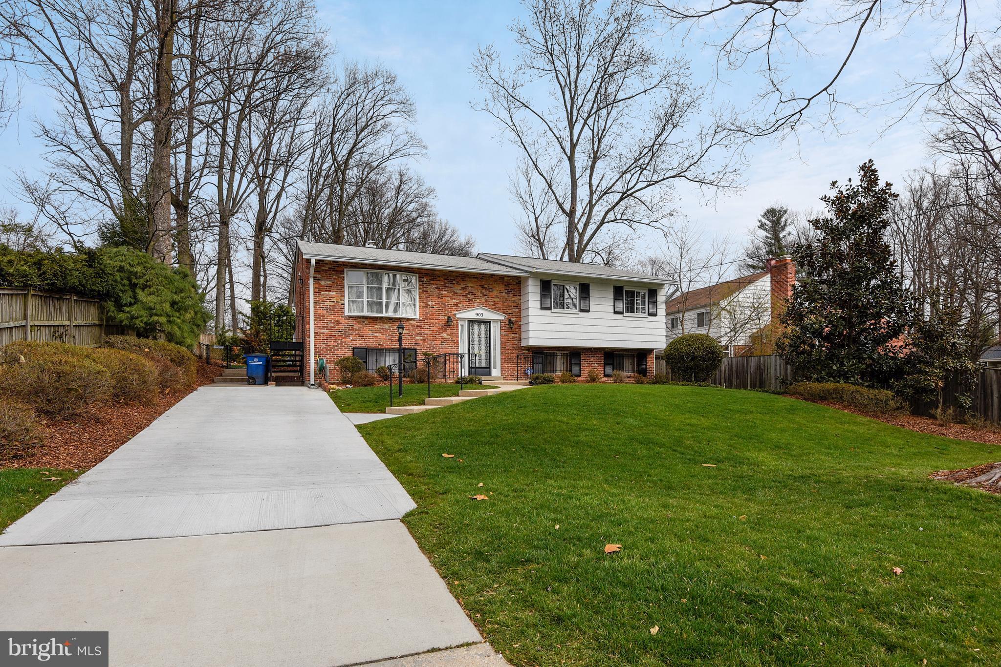 903 Kersey Road Silver Spring, MD 20902 - Photo 2 of 30 Front Driveway