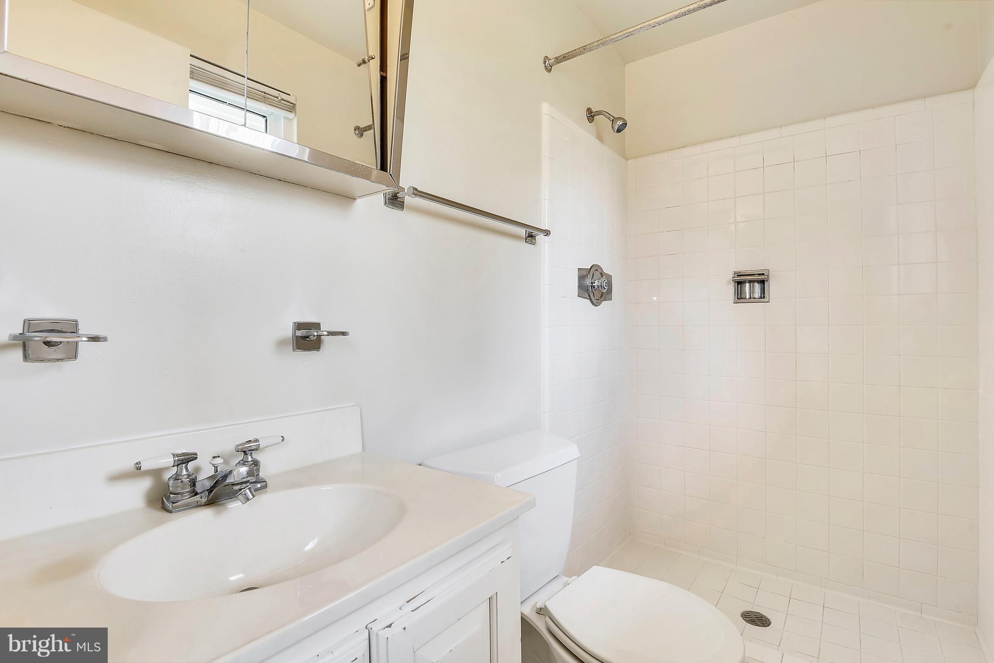 903 Kersey Road Silver Spring, MD 20902 - Photo 16 of 30 Bath (Master)