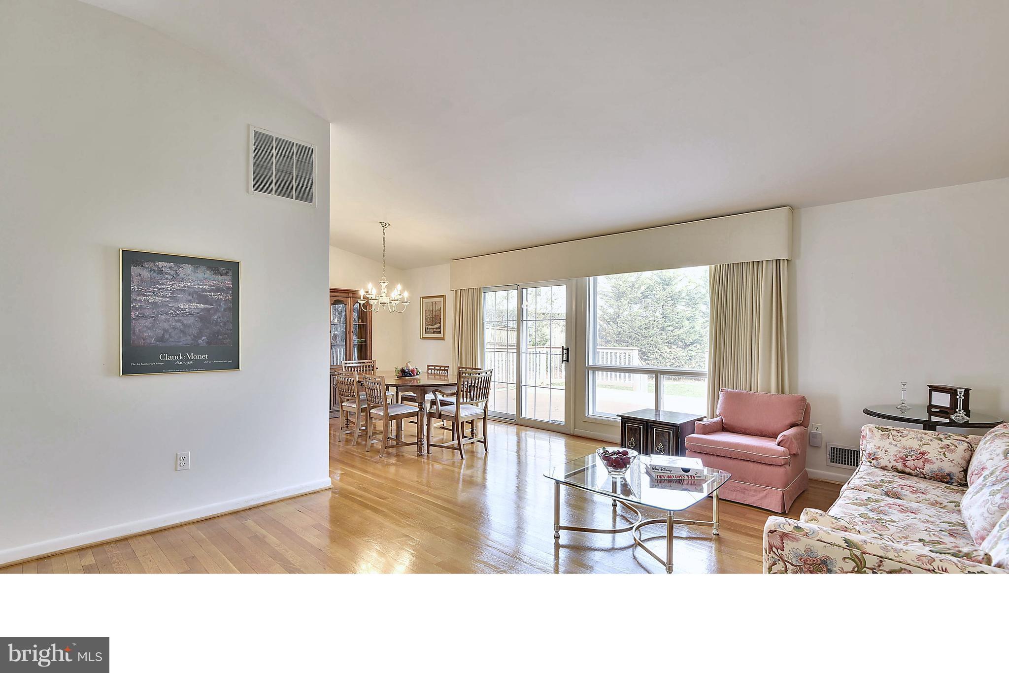 903 Kersey Road Silver Spring, MD 20902 - Photo 4 of 30 Living Room