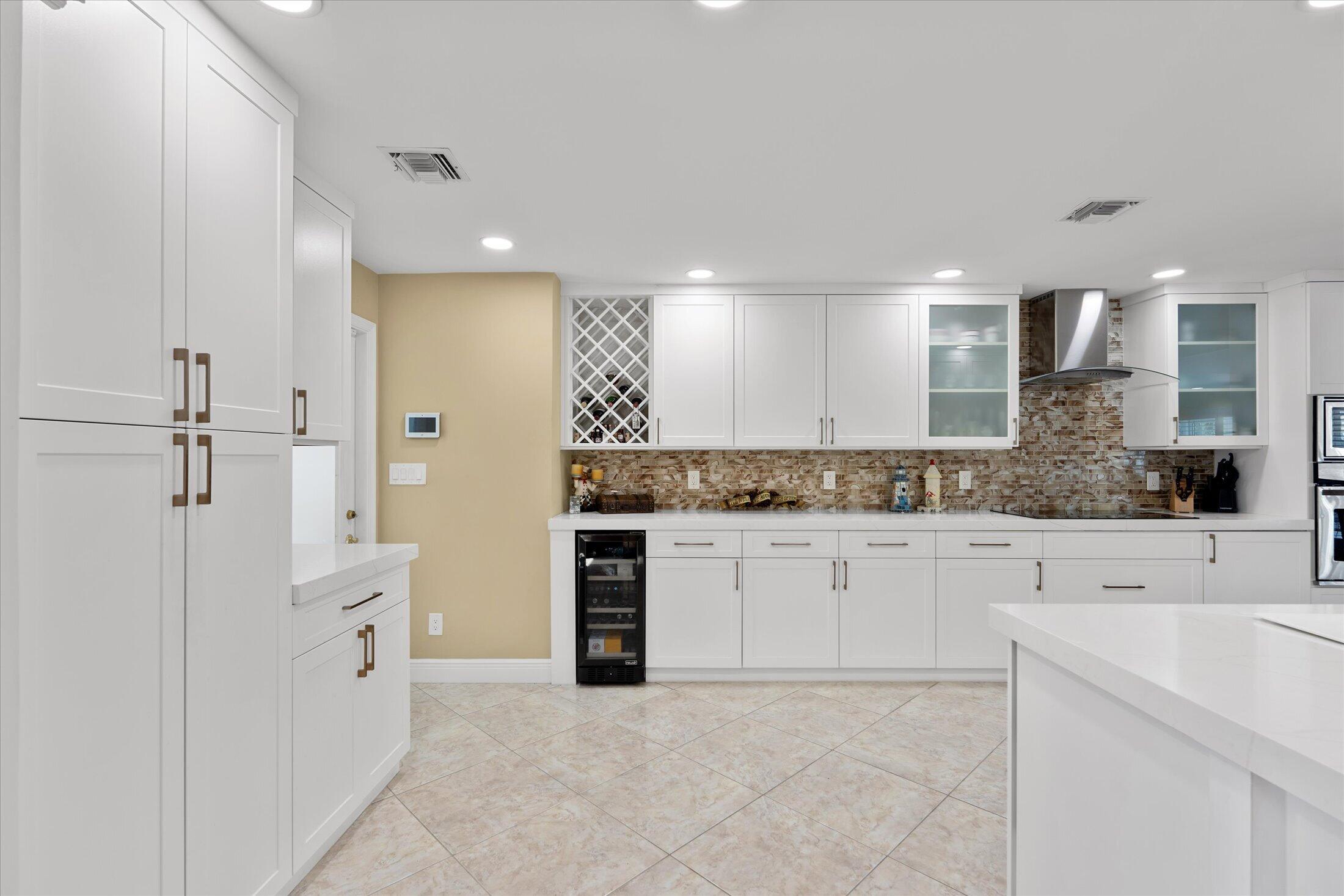 2141 Northeast 29th Street Lighthouse Point, FL 33064 - Photo 15 of 53 13