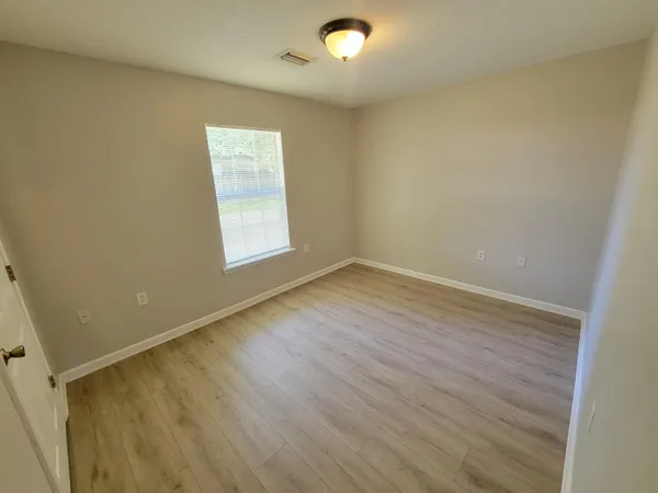 $2,495 | 7288 Mossy Oaks Court, Navarre, FL 32566