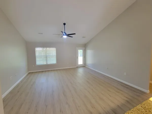 $2,495 | 7288 Mossy Oaks Court, Navarre, FL 32566