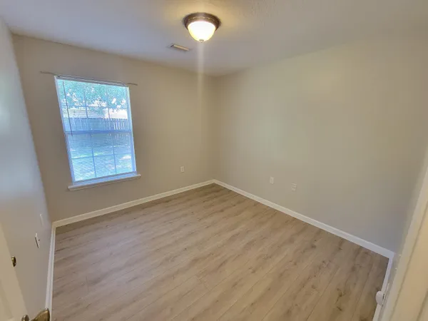 $2,495 | 7288 Mossy Oaks Court, Navarre, FL 32566