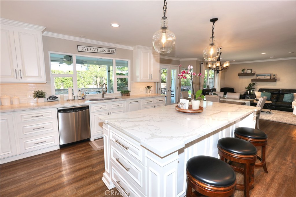 810 North San Miguel Road Walnut, CA 91789 - Photo 11 of 32 6 seats around large quartz island with storage