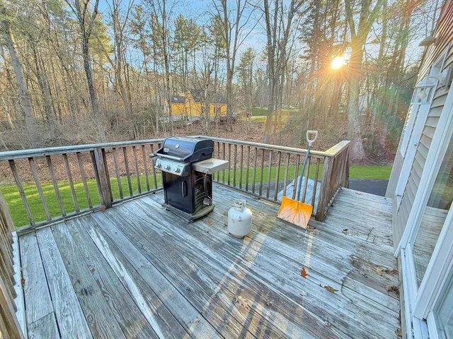 $555,000 | 8 Cheney Drive, Hudson, NH 03051