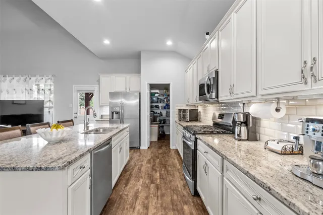 $399,000 | 12137 Pearl Bay Lane, Conroe, TX 77304