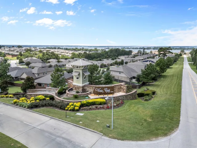 $399,000 | 12137 Pearl Bay Lane, Conroe, TX 77304