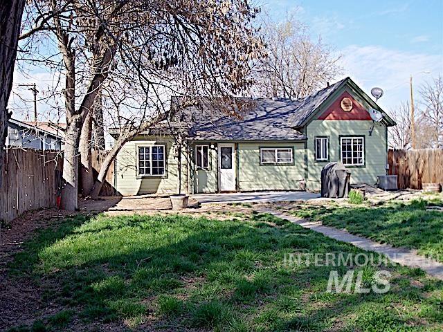 628 3rd Avenue South Payette, ID 83661 - Photo 2 of 19 View of front facade
