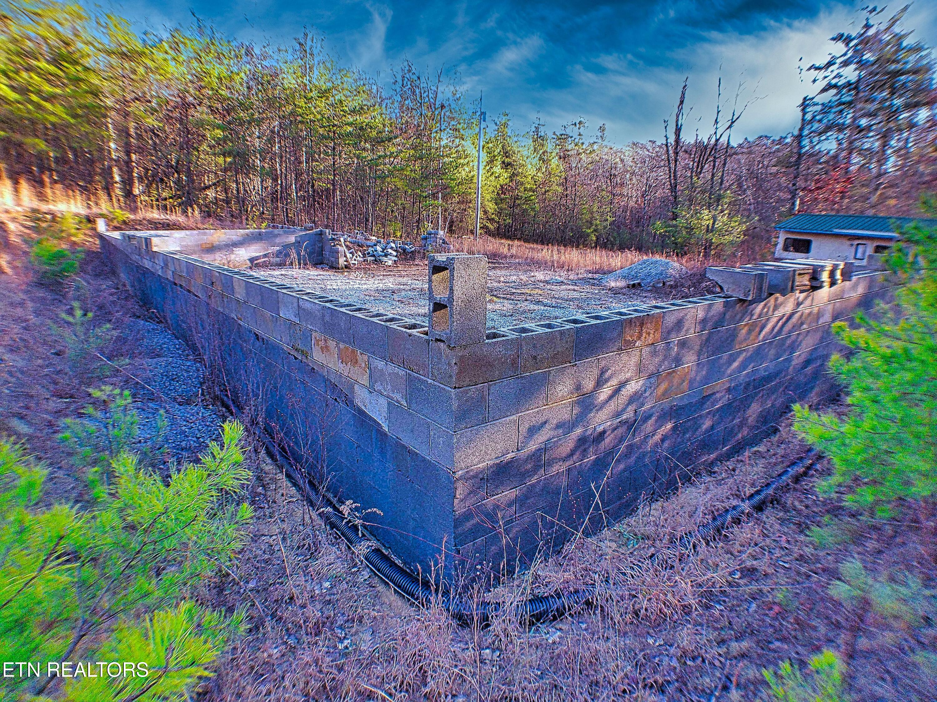 144 Charlie Jones Road Deer Lodge, TN 37726 - Photo 2 of 15 ANMP0005