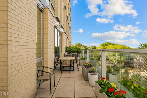 $1,150,000 | 601 West Rosemary Street, Unit 404, Chapel Hill, NC 27516