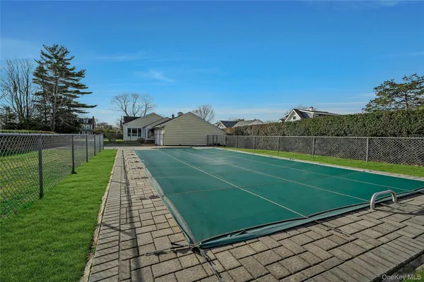 $10,000 | 425 Old Shipyard Lane, Southold, NY 11971