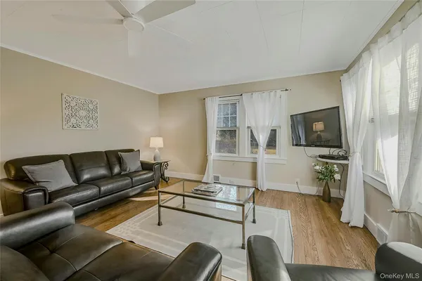 $10,000 | 425 Old Shipyard Lane, Southold, NY 11971