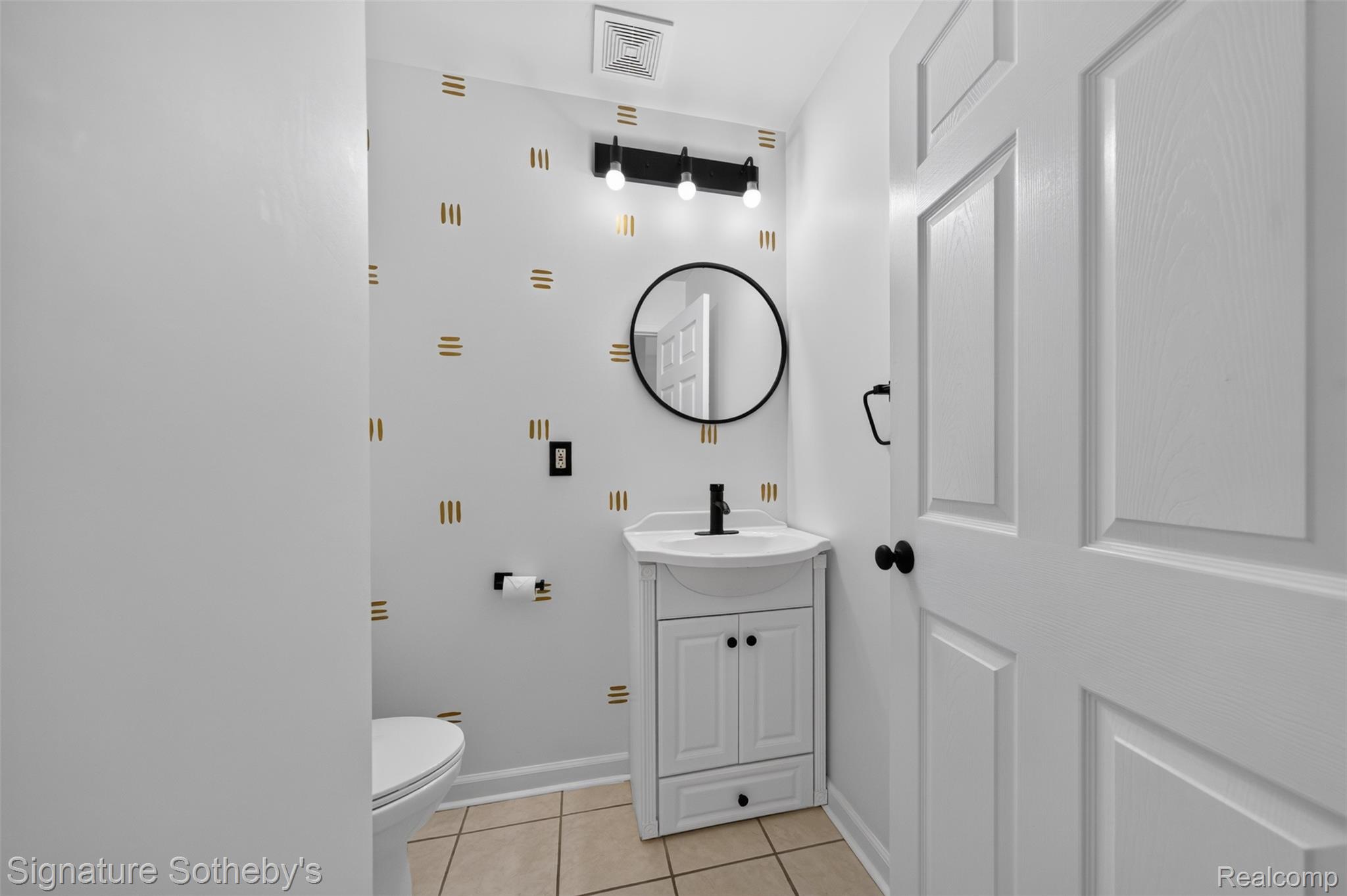 20209 Inkster Road Livonia, MI 48152 - Photo 9 of 24 012_DSC02154.jpg