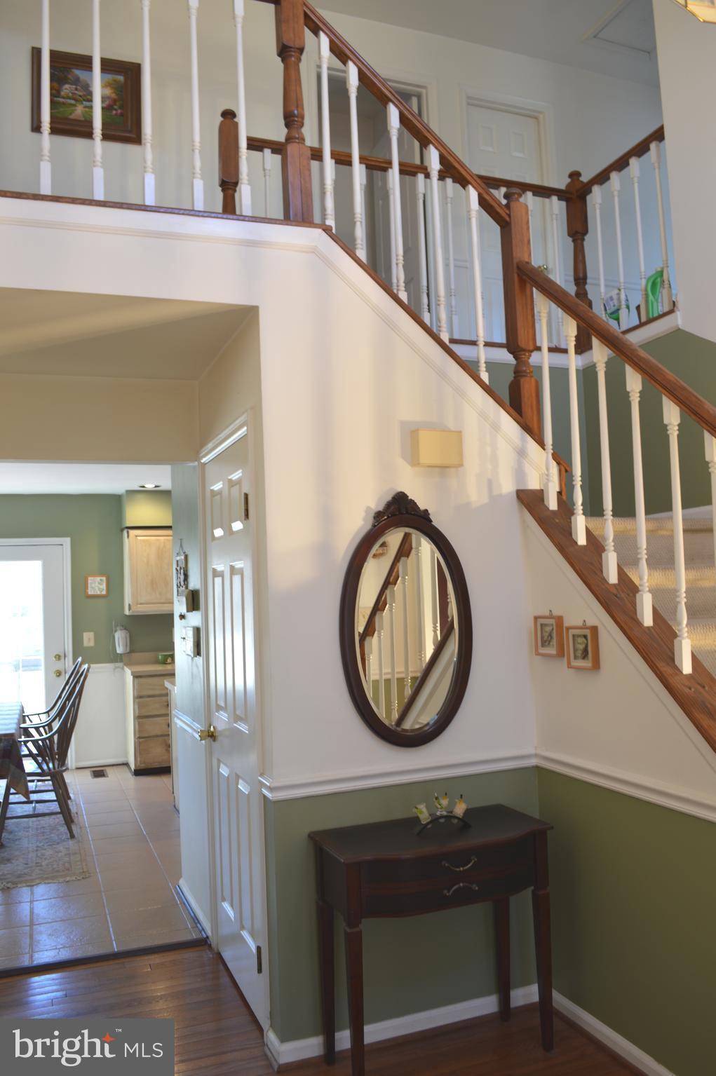 12547 Rock Ridge Road Herndon, VA 20170 - Photo 2 of 30 2 Story Foyer with Hardwoods