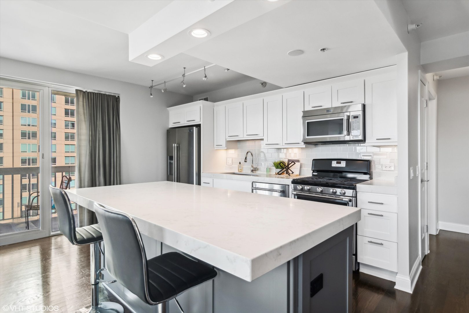 545 North Dearborn Street, Unit 3601 Chicago, IL 60654 - Photo 12 of 56