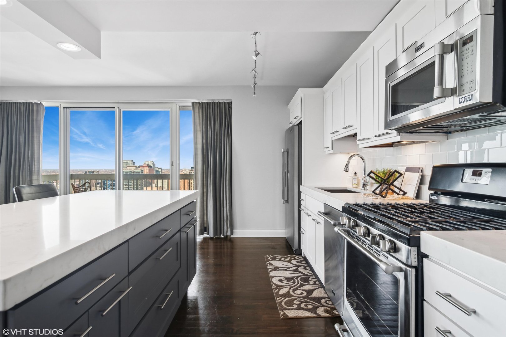 545 North Dearborn Street, Unit 3601 Chicago, IL 60654 - Photo 15 of 56