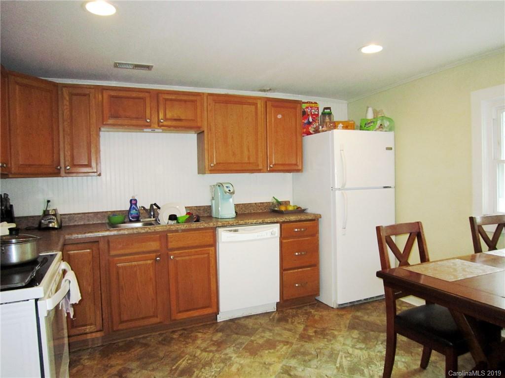 92 Church Road Fairview, NC 28730 - Photo 5 of 25 Gallery Image 5
