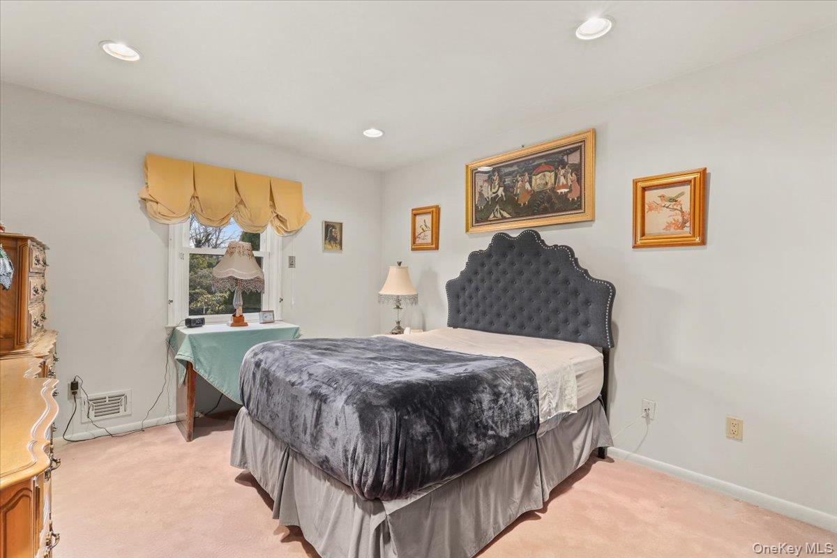 7 Greystone Circle Bronxville, NY 10708 - Photo 20 of 30