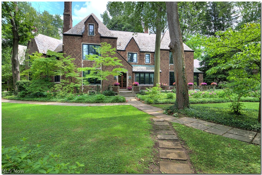 2467 Stratford Road Cleveland, OH 44118 - Photo 1 of 35 Welcome to 2467 Stratford Road situated in the historic Shaker Farms neighborhood and the Fairfax Triangle.