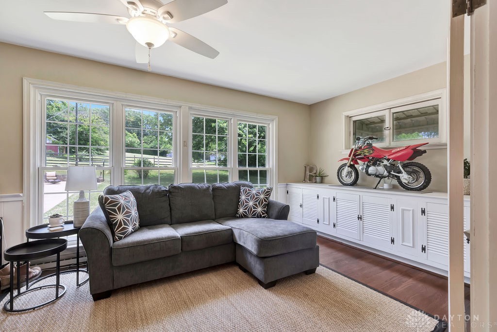 5980 Fairham Road Hamilton, OH 45011 - Photo 10 of 39 Gallery Image 10