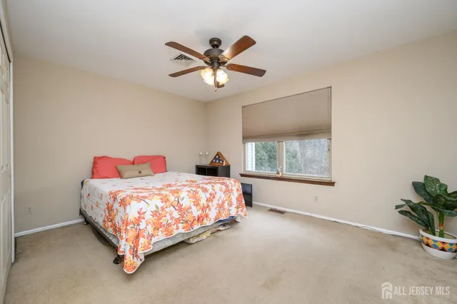 $429,000 | 11 Brambling Lane, Voorhees, NJ 08043