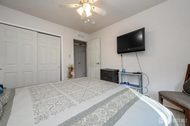 $429,000 | 11 Brambling Lane, Voorhees, NJ 08043