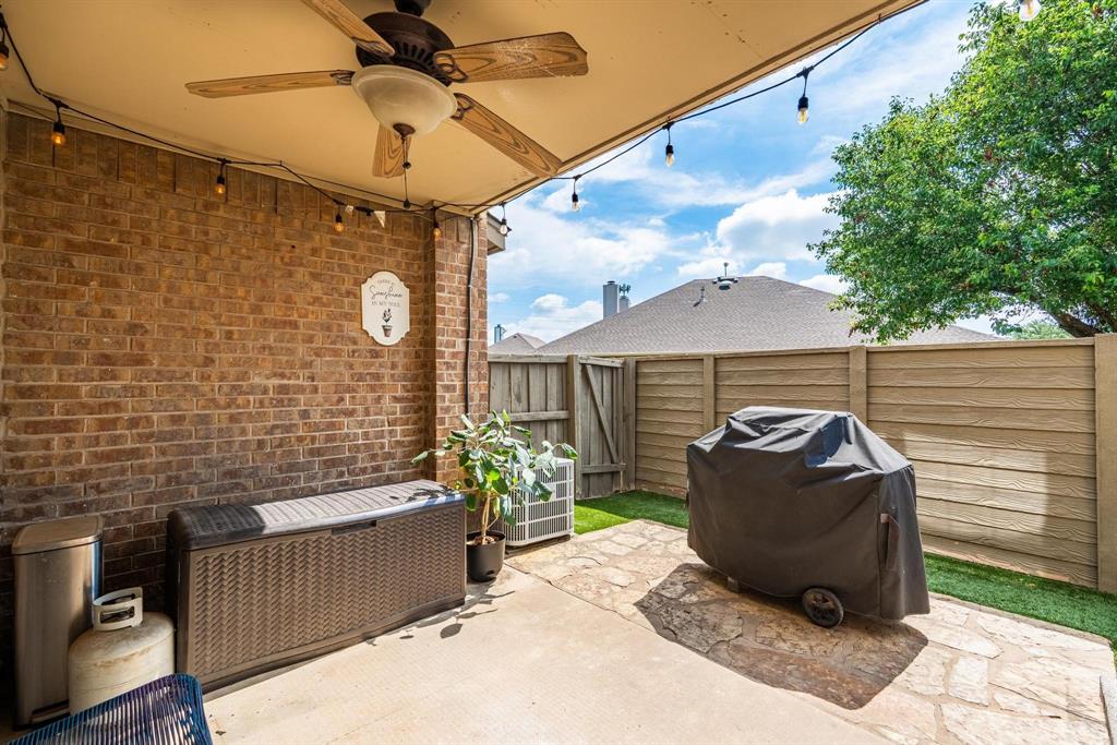 322 West Harwood Road, Unit B Hurst, TX 76054 - Photo 28 of 34
