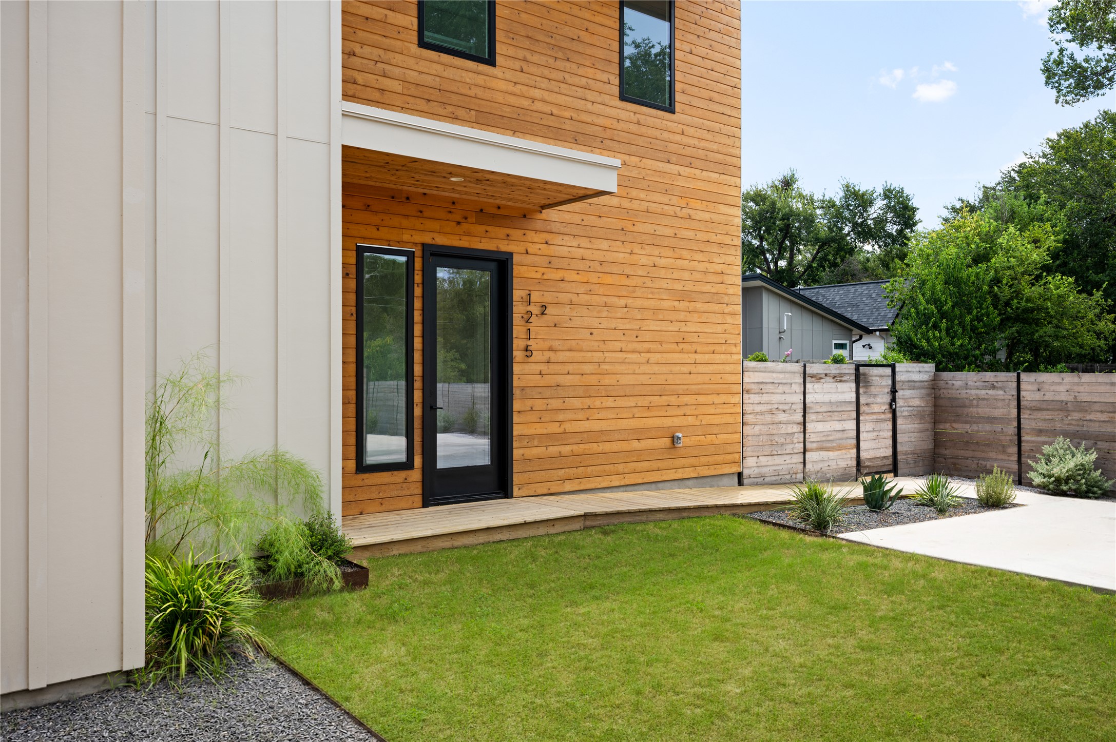 1215 Fort Branch Boulevard, Unit 2 Austin, TX 78721 - Photo 1 of 31 Gallery Image 1