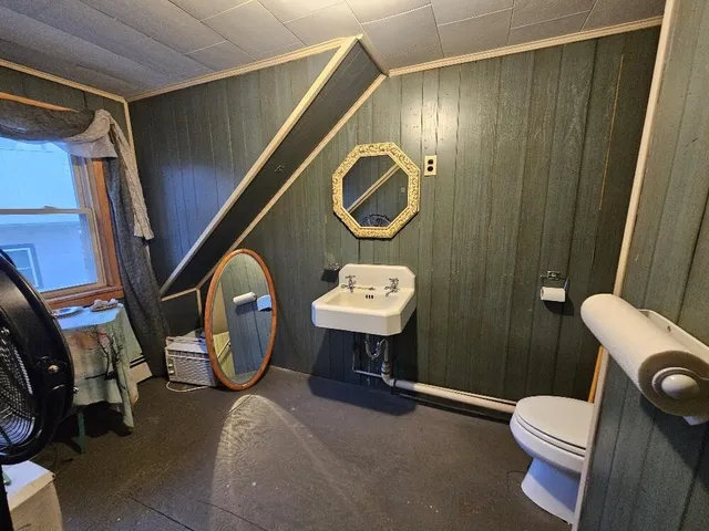 $174,900 | 42 Roxbury Road, Mexico, ME 04257