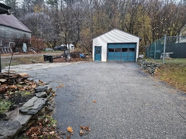 $174,900 | 42 Roxbury Road, Mexico, ME 04257