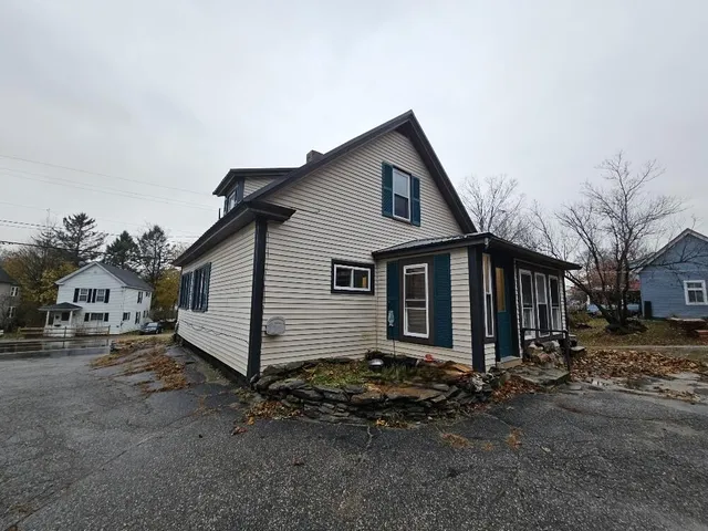 $174,900 | 42 Roxbury Road, Mexico, ME 04257