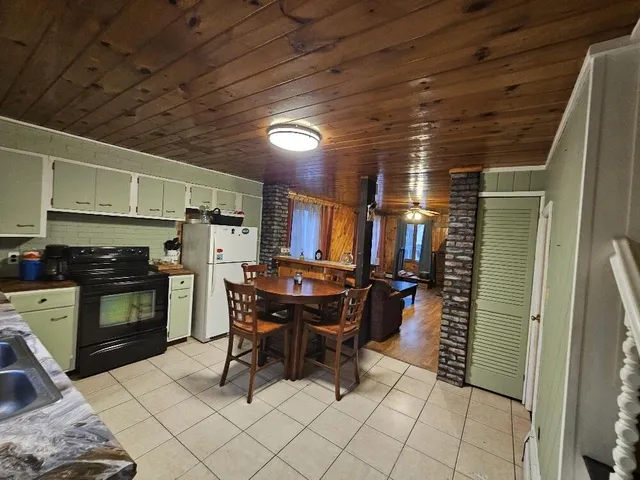 $174,900 | 42 Roxbury Road, Mexico, ME 04257