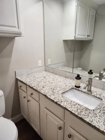 $2,500 | 17042 Knots Landing, Addison, TX 75001