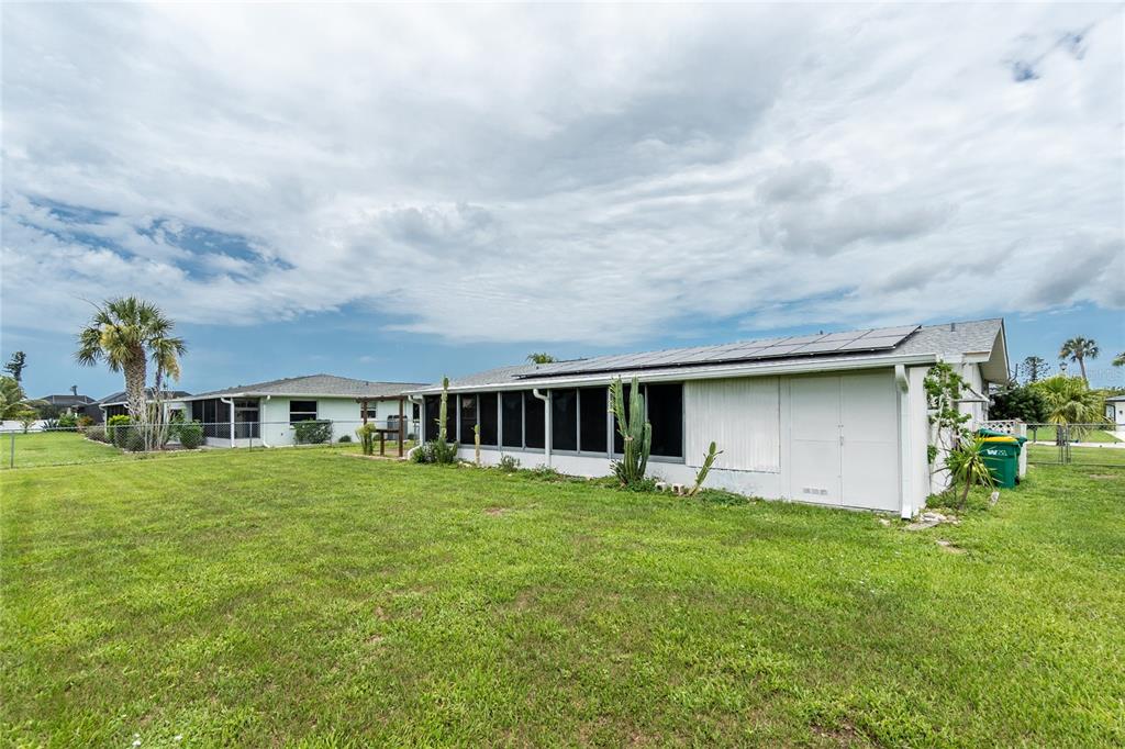 39 Caddy Road Rotonda West, FL 33947 - Photo 9 of 40