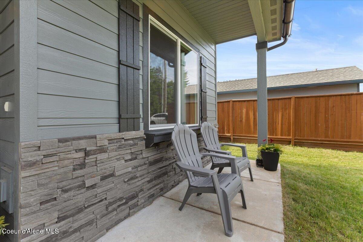 210 4th Street Dover, ID 83825 - Photo 13 of 70 13-Front Patio