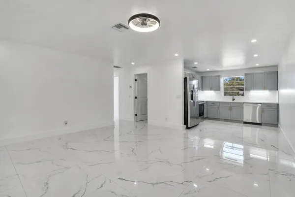 $2,500 | 4098 Linda Lane, Palm Springs, FL 33406