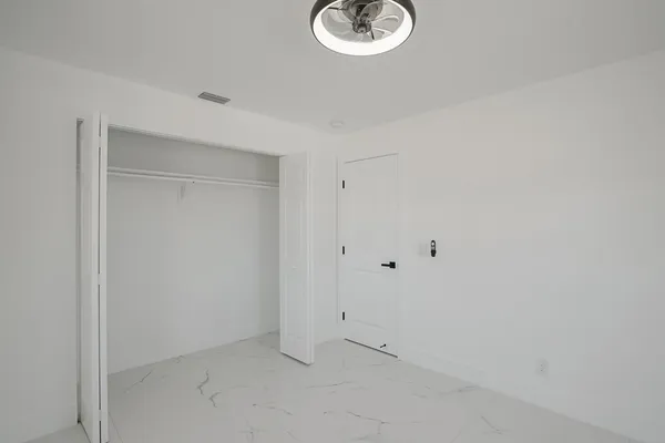 $2,500 | 4098 Linda Lane, Palm Springs, FL 33406