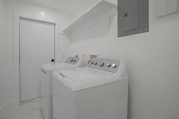 $2,500 | 4098 Linda Lane, Palm Springs, FL 33406