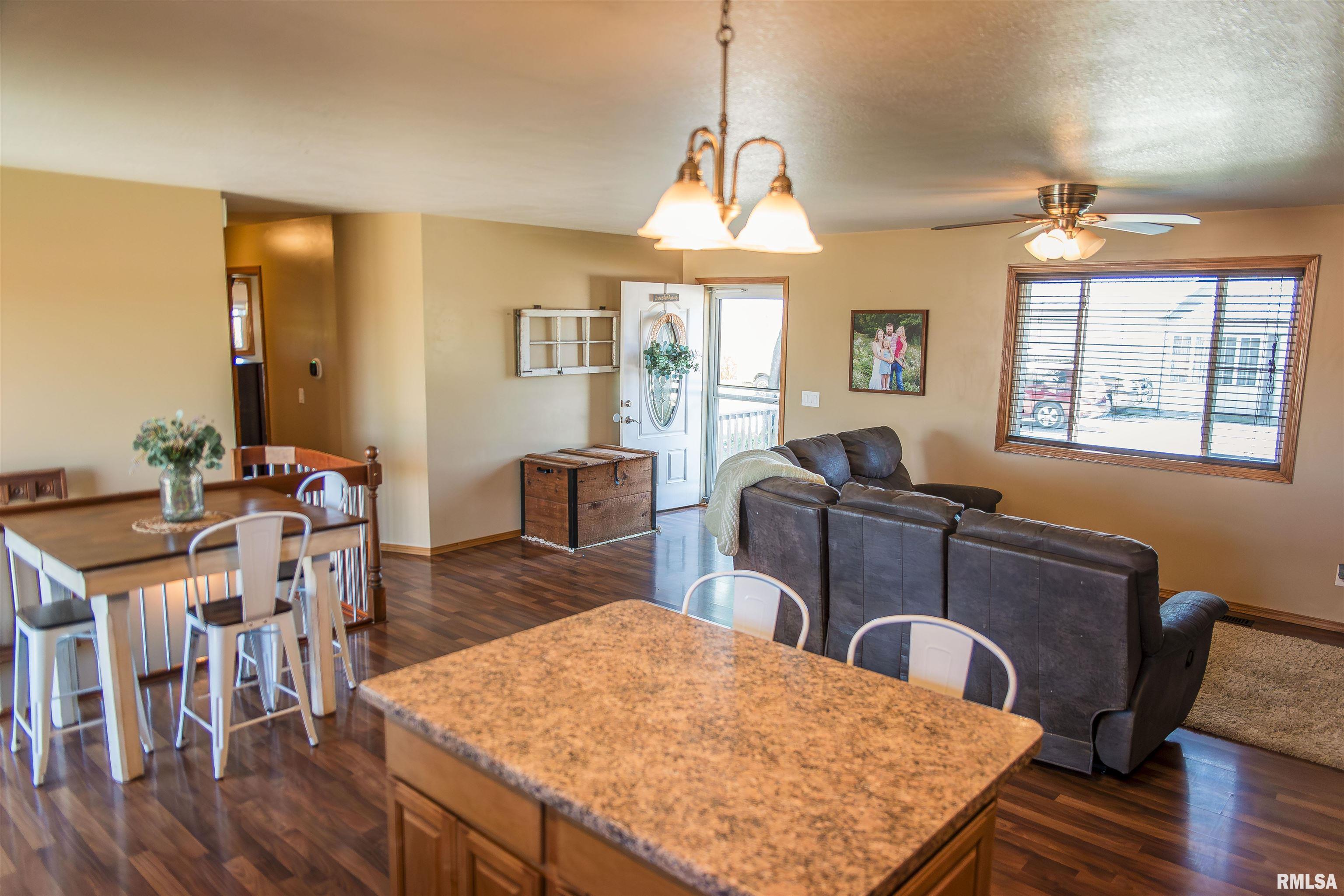 702 North Range Line Street Lima, IL 62376 - Photo 3 of 12 Gallery Image 3