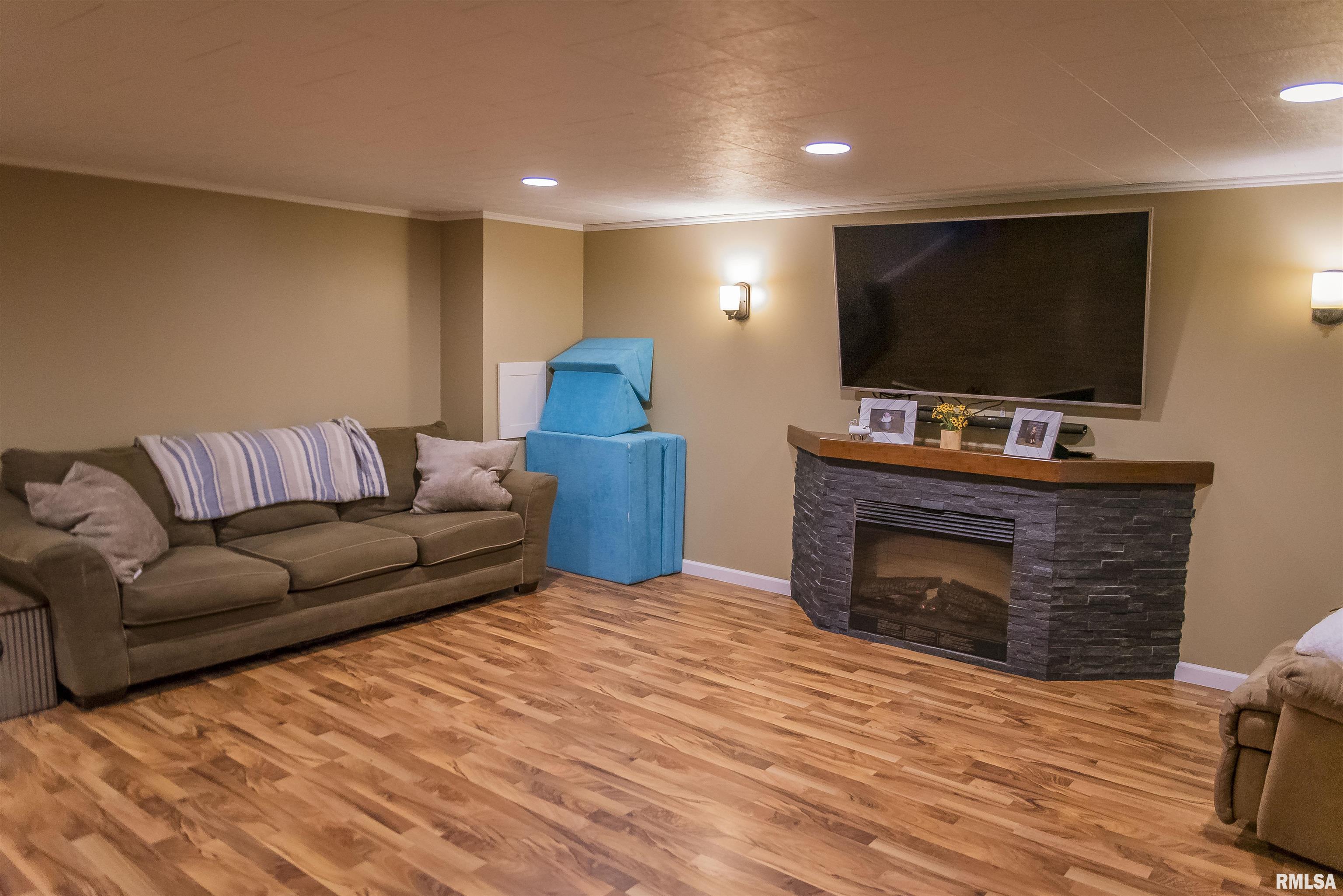 702 North Range Line Street Lima, IL 62376 - Photo 8 of 12 Gallery Image 8