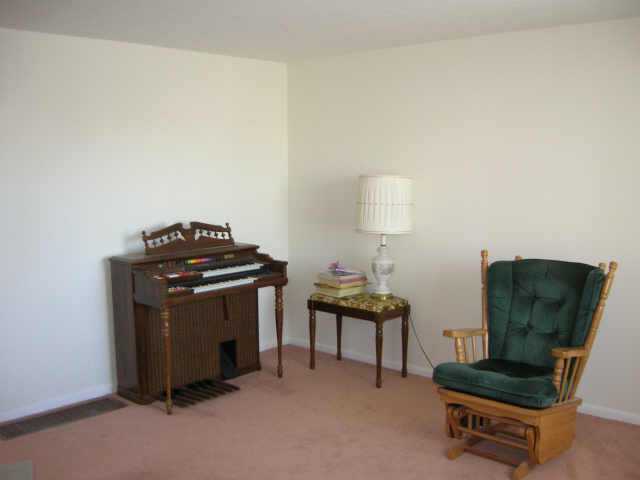 5568 Durrell Road Columbus, OH 43229 - Photo 2 of 5 Gallery Image 2