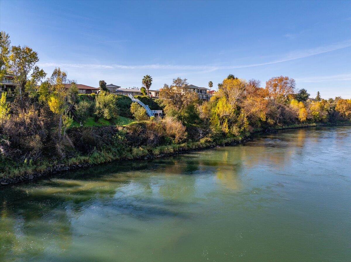 846 Rio Street Red Bluff, CA 96080 - Photo 42 of 73 a view of a lake with houses