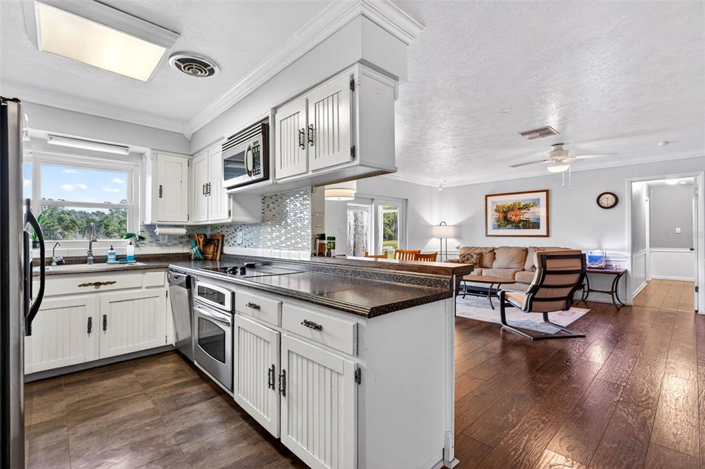 16330 Hanna Road Lutz, FL 33549 - Photo 14 of 63