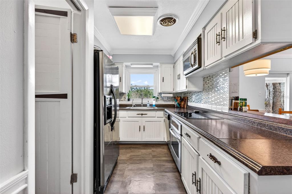 16330 Hanna Road Lutz, FL 33549 - Photo 15 of 63