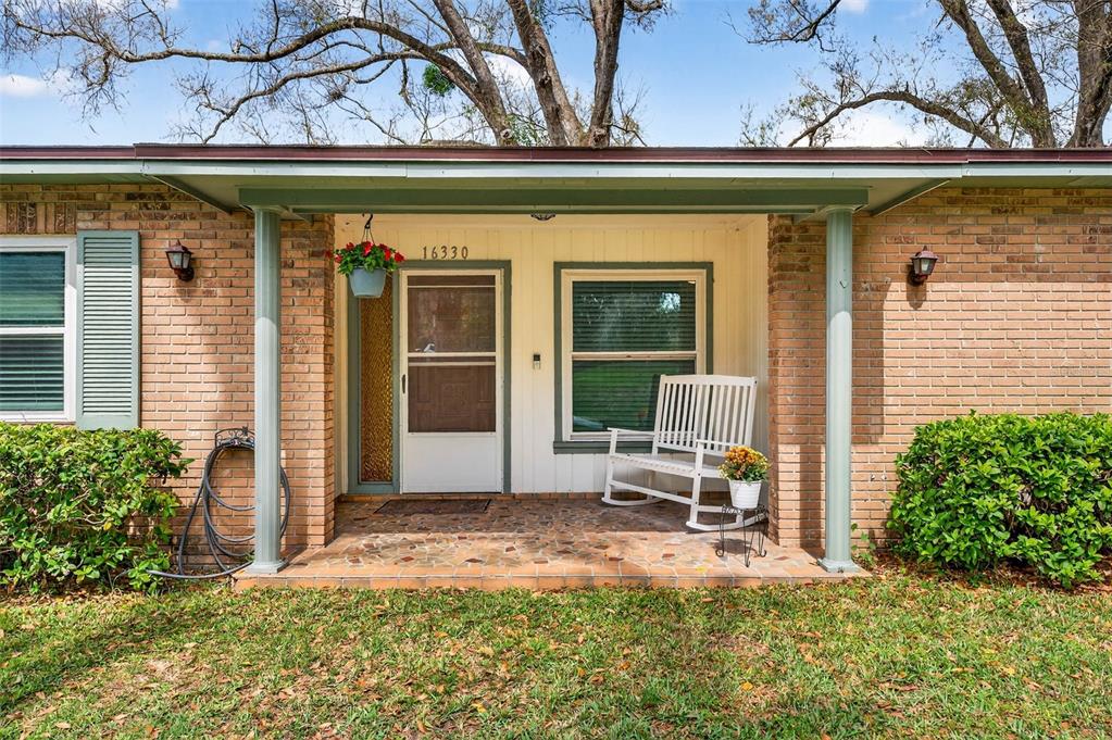 16330 Hanna Road Lutz, FL 33549 - Photo 3 of 63