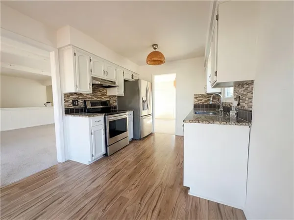 $384,000 | 12514 West 101st Street, Lenexa, KS 66215