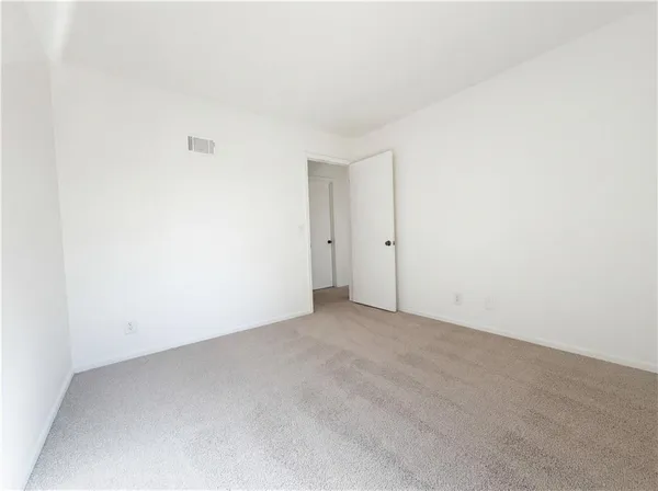 $384,000 | 12514 West 101st Street, Lenexa, KS 66215